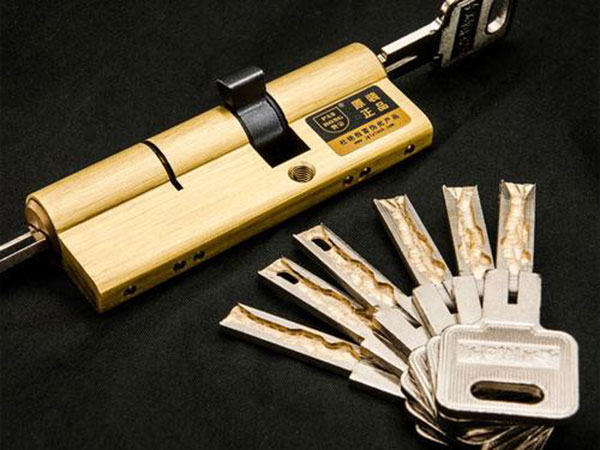 双鸭山市24小时上门开锁公司