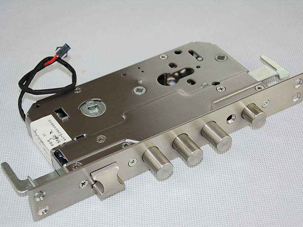 双鸭山市24小时上门开锁公司