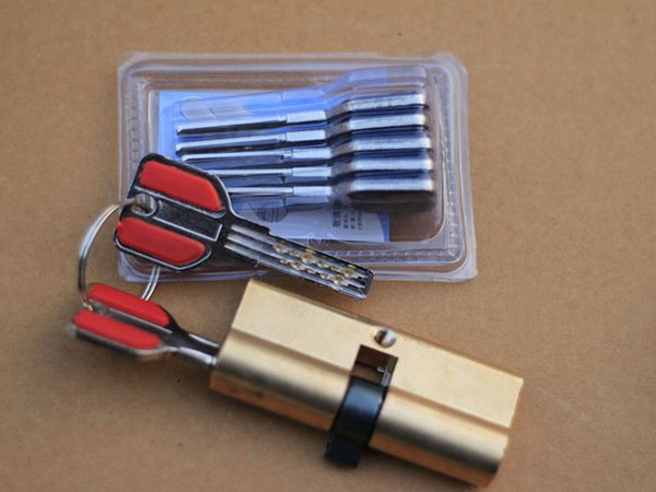 双鸭山市24小时上门开锁公司